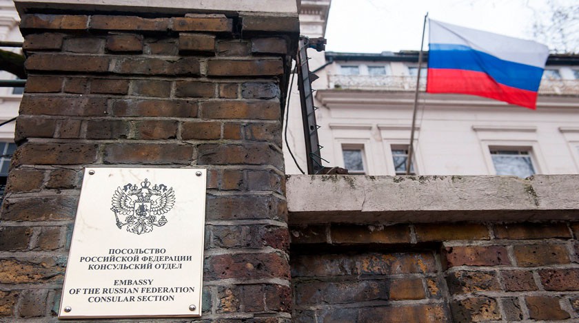 Dailystorm - Посольство РФ ответило на статью о «российских ботах» на выборах в Британии