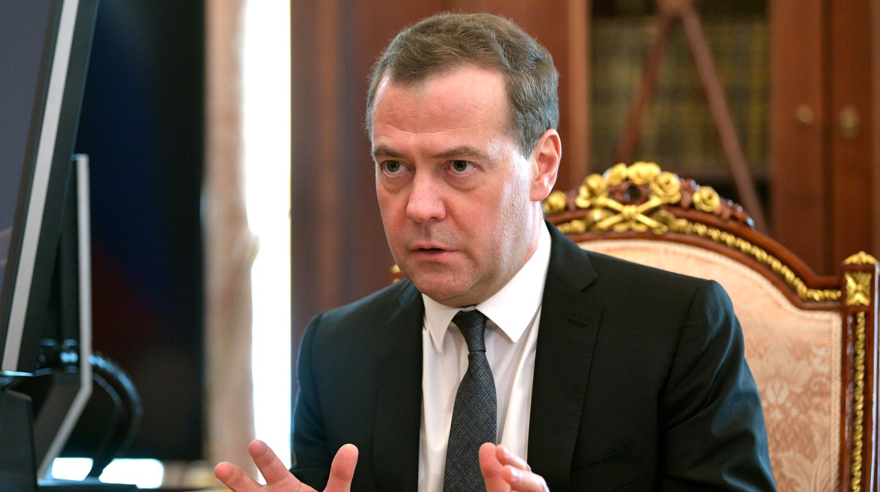 Dailystorm - КПРФ и «Справедливая Россия» остались недовольны результатами встречи с Медведевым