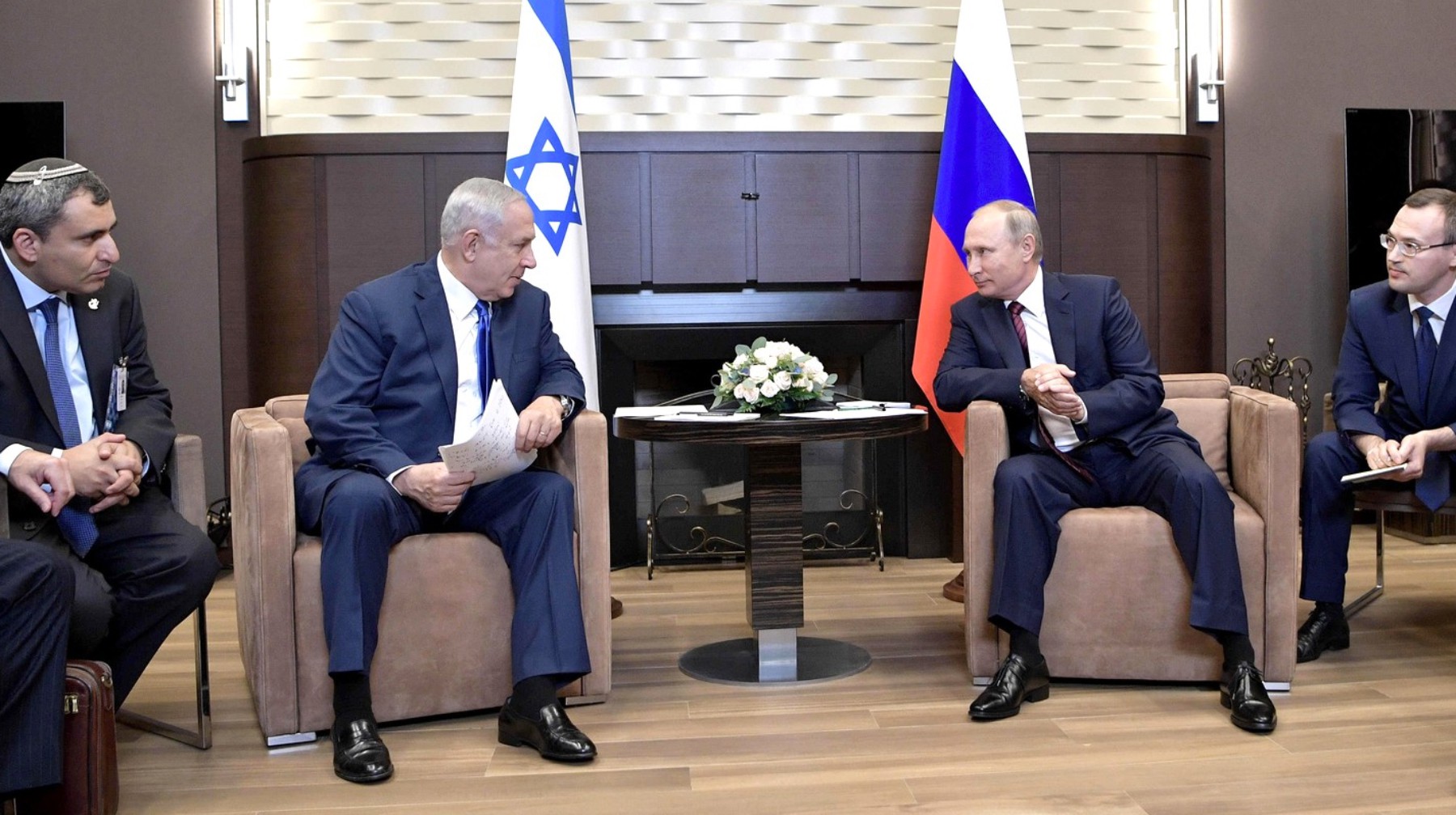 Dailystorm - Разбомбить Сирию и встретиться с Путиным. О чем Израиль пытается договориться с Россией?