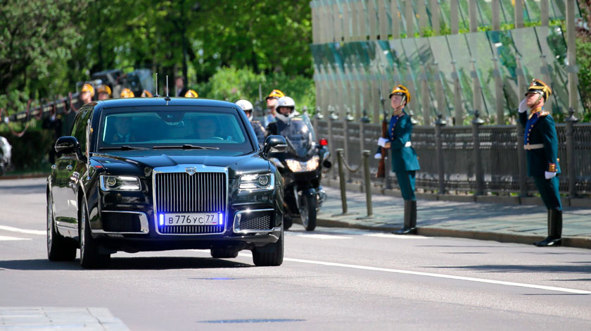Владимир Путин приехал на отечественном автомобиле на церемонию инаугурации 7 мая undefined