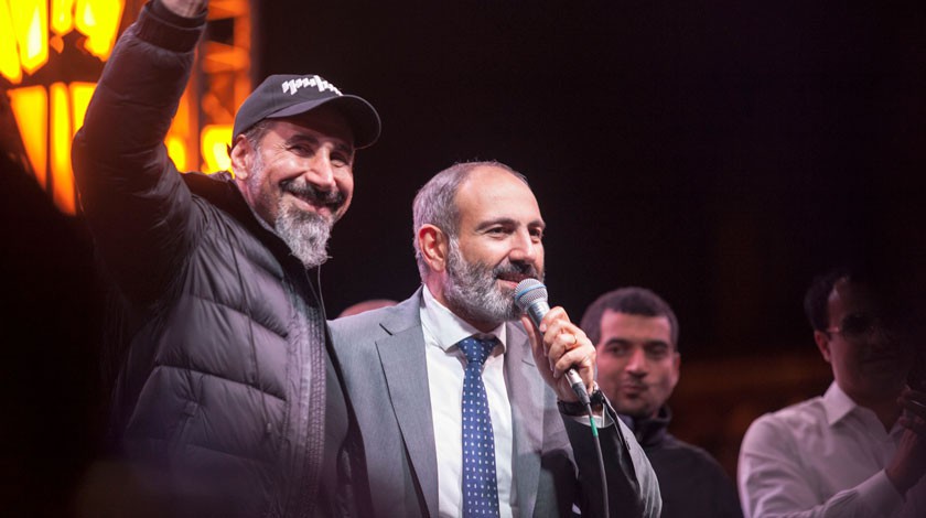 Dailystorm - Оппозиционер Пашинян избран новым премьер-министром Армении