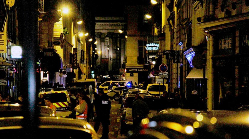 Dailystorm - Сотрудник ресторана в Париже рассказал, как люди спасались от нападавшего