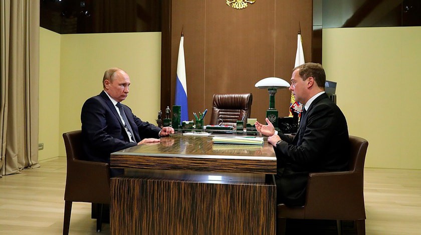 Dailystorm - Медведев предложил Путину разделить Минобрнауки на два ведомства