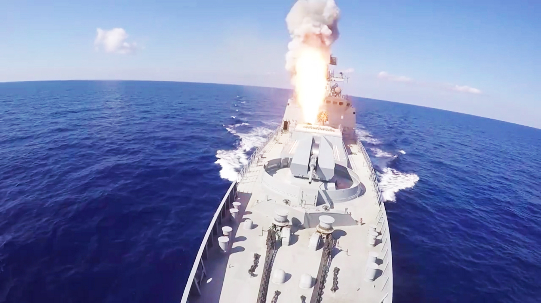 Путин предложил оставить российскую группировку кораблей в Средиземном море насовсем Фото: © GLOBAL LOOK press