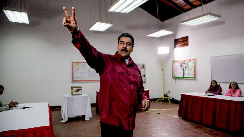 Действующий президент Венесуэлы одержал победу на выборах, результаты которых не признают оппозиция и США Фото: © GLOBAL LOOK press/Boris Vergara