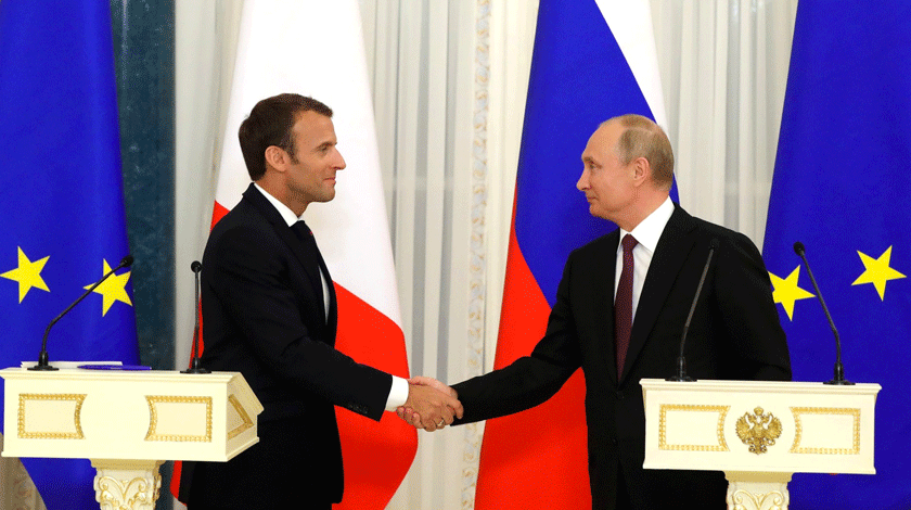Лидеры двух стран встретились на пленарном заседании ПМЭФ-2018 Фото: © kremlin.ru