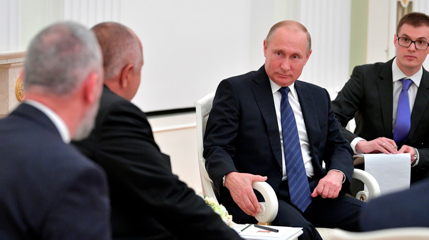 Президент России провел тождественную церемонию присвоения высших званий Фото: © GLOBAL LOOK press/Kremlin Pool