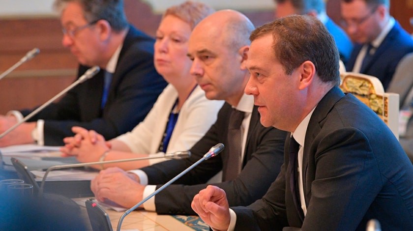 Dailystorm - Кабмин ввел ответственность для министров за исполнение майского указа Путина