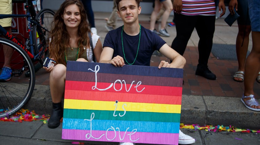 Dailystorm - Европейские депутаты призвали Порошенко возглавить гей-парад в Киеве