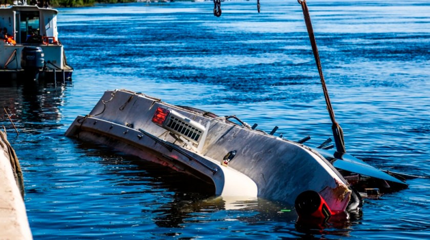 Dailystorm - СК РФ: Катамаран на Волге утонул из-за пьяного рулевого