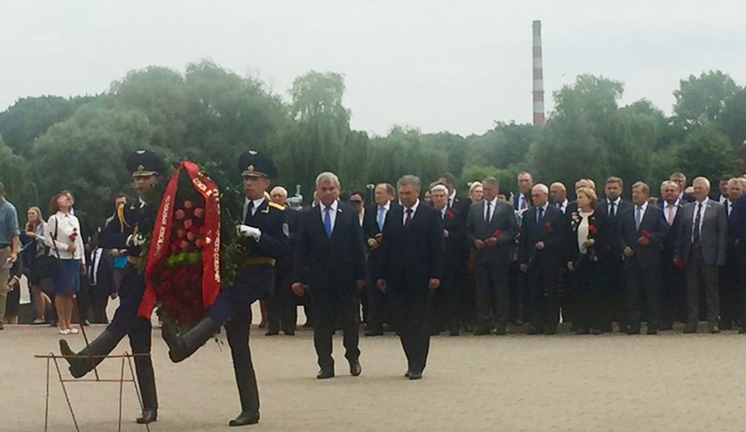 Dailystorm - Володин и глава палаты представителей Нацсобрания Белоруссии возложили цветы в Брестской крепости