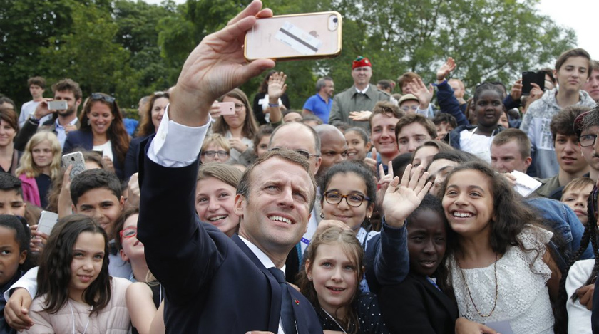 Подросток фамильярно назвал французского президента «Ману» undefined