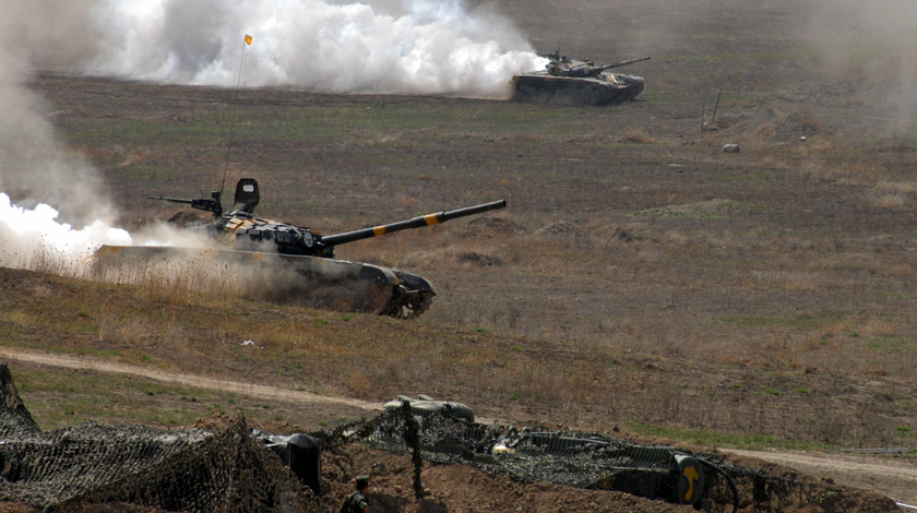 Глава ведомства Закир Гасанов заявил, что войска готовы восстановить территориальную целостность страны Фото: © GLOBAL LOOK press