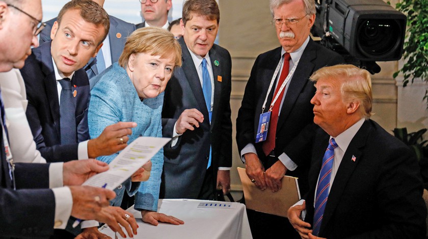 Dailystorm - «И не говорите, что я вам ничего не даю!»: Трамп бросил Меркель конфеты на саммите G7