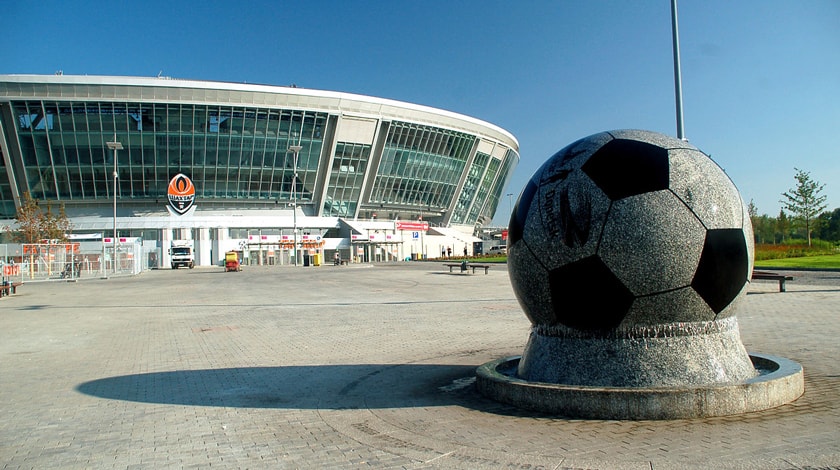 Крупнейший стадион на востоке Украины был домашней ареной ФК «Шахтер», и на нем проходили матчи европейского футбольного первенства undefined