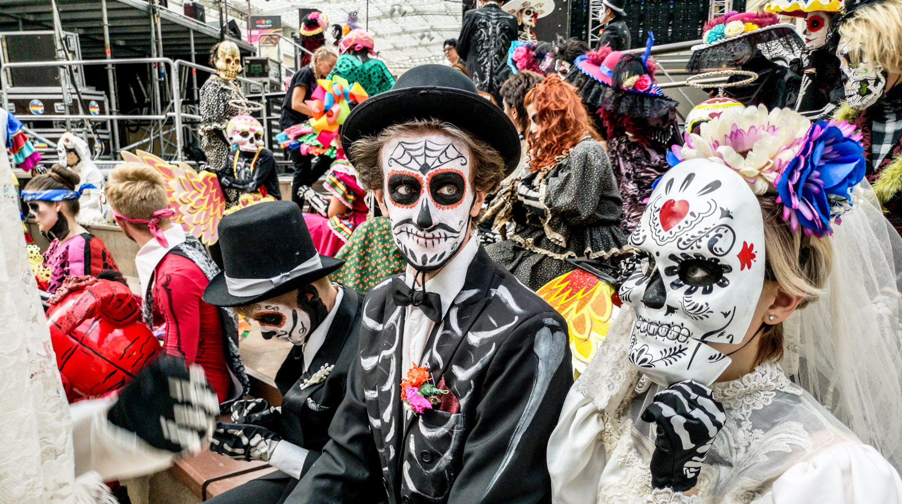 Показываем, как в центре Москвы начинался мексиканский карнавал, который отменили Фото: © Daily Storm/Алексей Голенищев