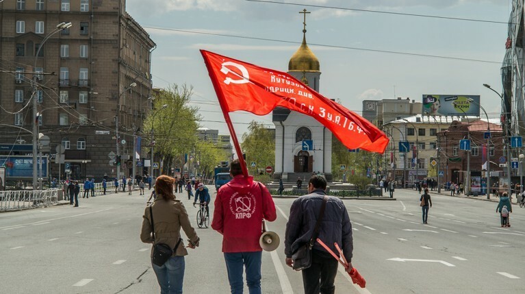 «Под лежачий камень вода не течет». Сможет ли КПРФ запустить референдум против пенсионной реформы? — Daily Storm