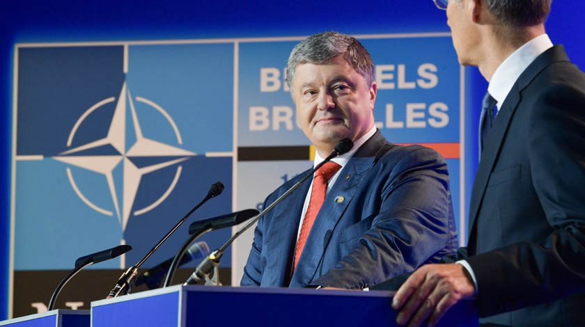 Dailystorm - СМИ: Трамп и Порошенко провели 20-минутную встречу на саммите НАТО