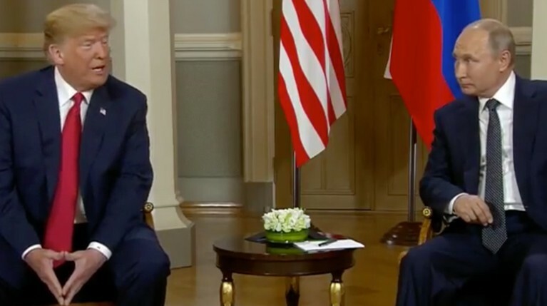 Путин и Трамп пожали руки и удалились на переговоры тет-а-тет — Daily Storm