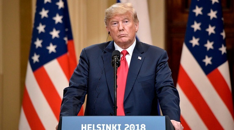 Bloomberg: Трамп решил обвинить 12 россиян до саммита с Путиным — Daily Storm