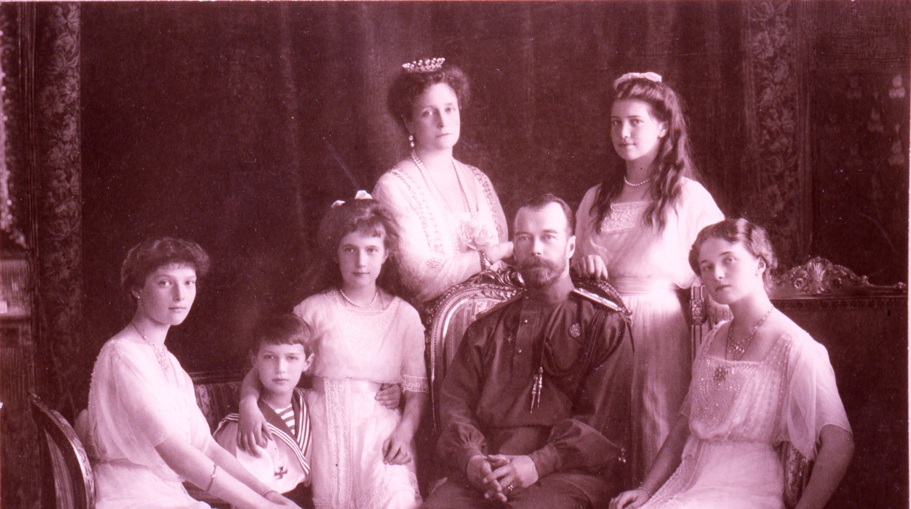 Dailystorm - К 100-летию расстрела семьи Романовых. Почему история превращается в политику