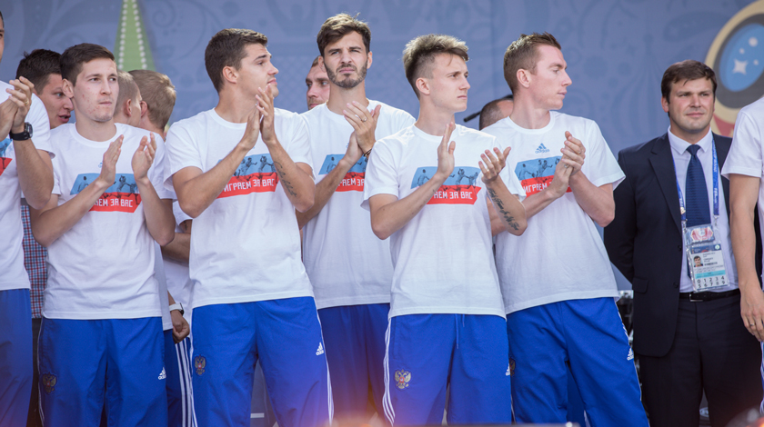 В ответ тренер заявил, что российские футболисты «играли сердцем» Фото: © Daily Storm/Илья Челноков