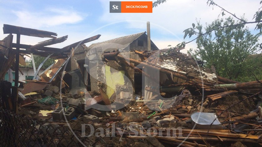 Dailystorm - Шесть жилых домов уничтожены в ДНР после минометного обстрела