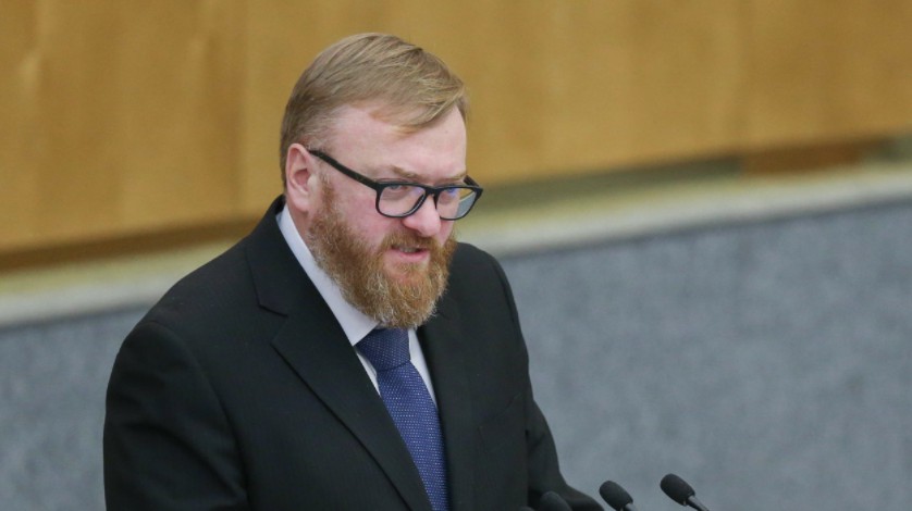 Dailystorm - Милонов заявил, что каждая страна имеет право на сумасшедшего депутата