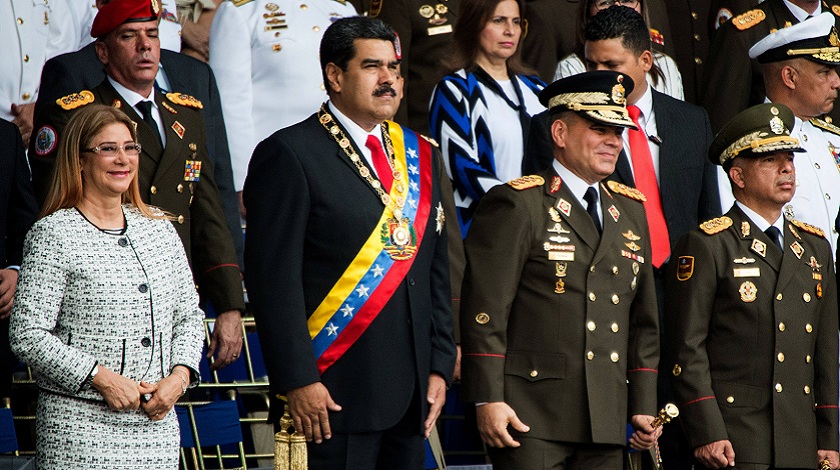 На кадрах запечатлена реакция Мадуро и его охранников на попытку покушения Фото: © GLOBAL LOOK press