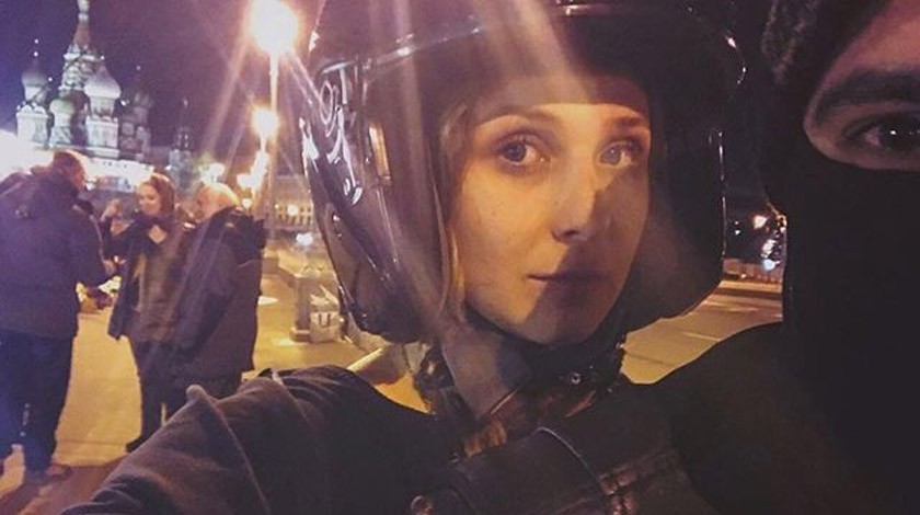 ФСБ не дала участнице Pussy Riot улететь в Лондон