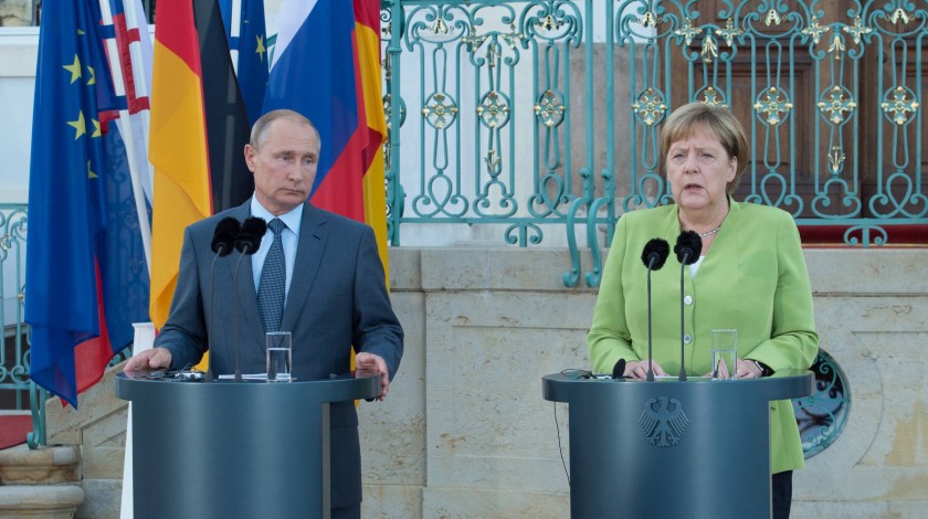 Dailystorm - Песков: Путин и Меркель провели «обстоятельные и детальные» переговоры