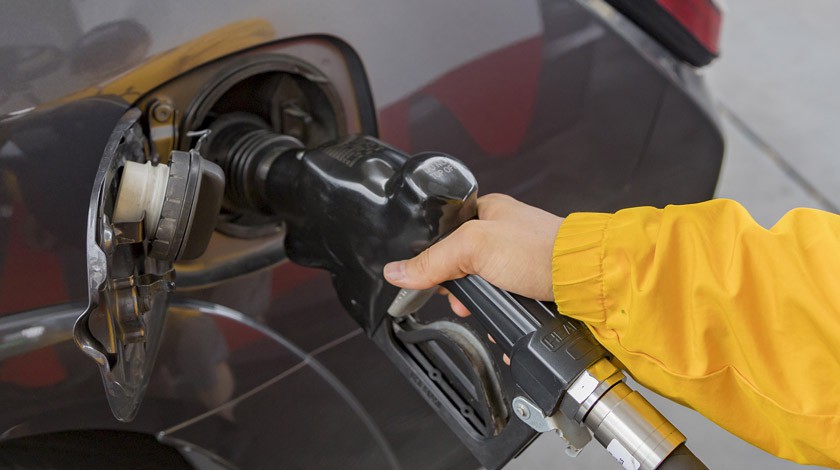 Dailystorm - Козак пообещал, что скачка цен на бензин не будет