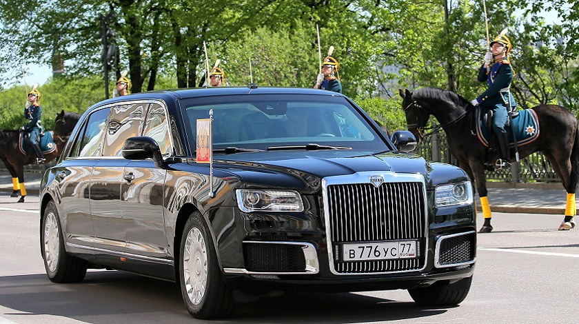Денис Мантуров также раскрыл перспективы развития отечественного проекта автомобилей класса люкс Фото: © GLOBAL LOOK press