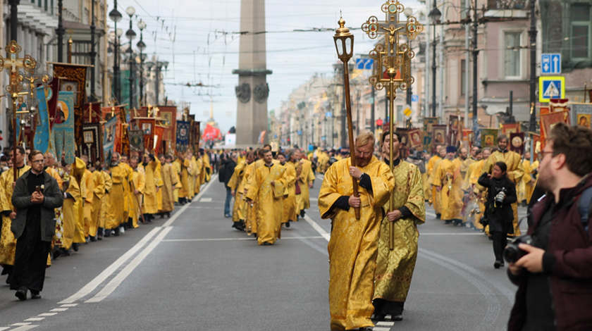 В Северной столице прошел крестный ход, посвященный празднику перенесения мощей святого Александра Невского Фото: © GLOBAL LOOK Press/Elena Dunn