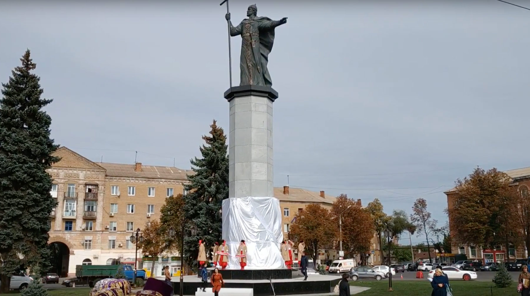 Украинцы создали огромный памятник крестителю Руси на 4,5 метра выше московского и автор считает его высочайшим в мире Скриншот: © Daily Storm