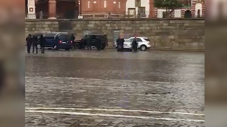 Угрожавший устроить взрыв у Кремля водитель Gelandewagen сдался полиции — Daily Storm