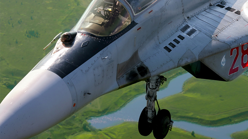 Летчики успешно катапультировались, пострадавших и разрушений нет Фото: © GLOBAL LOOK Press / Vadim Savitsky