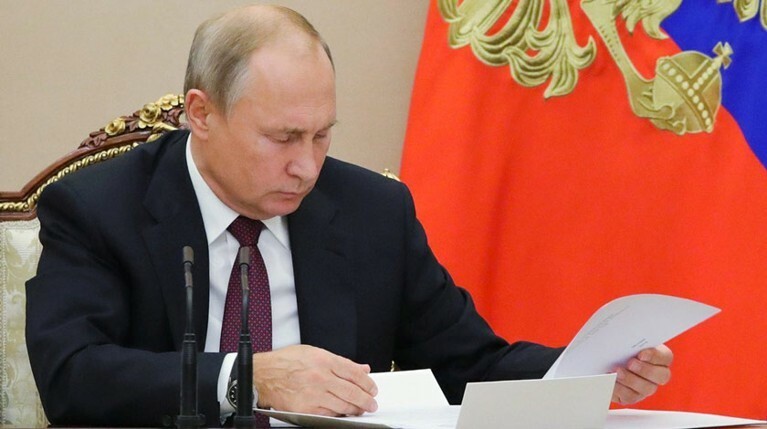 Лидеры государств, глава правительства и спикер парламента поздравили Путина с днем рождения — Daily Storm