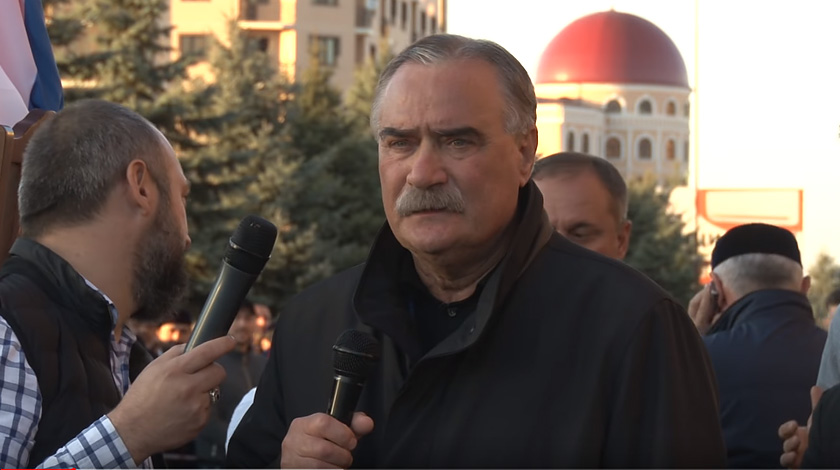 Руслан Аушев заявил в своей речи, что руководство республики совершило ошибку, не посоветовавшись с ее жителями undefined