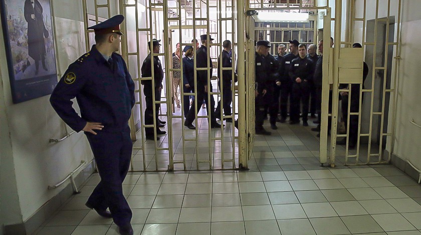 Dailystorm - Правозащитник: 20 заключенных «Владимирского централа» вскрыли себе вены из-за пыток