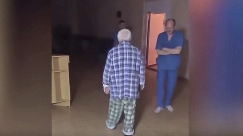 Dailystorm - В Магнитогорске сняли на видео издевательства над пациентом психбольницы