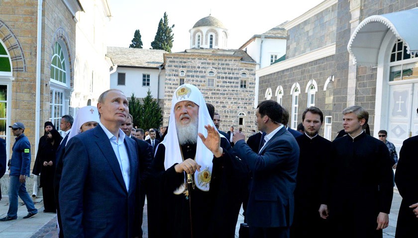 Владимир Путин и Патриарх Кирилл во время посещения монастыря Св. Пантелеймона на Афоне