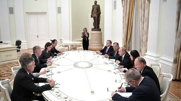 «Ваш орлан все оливки склевал, остались одни стрелы?»: Путин пошутил про герб США — Daily Storm