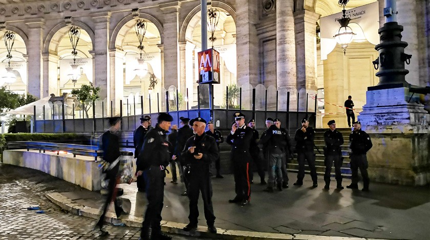 Dailystorm - Не менее восьми болельщиков ЦСКА пострадали при аварии эскалатора в метро Рима