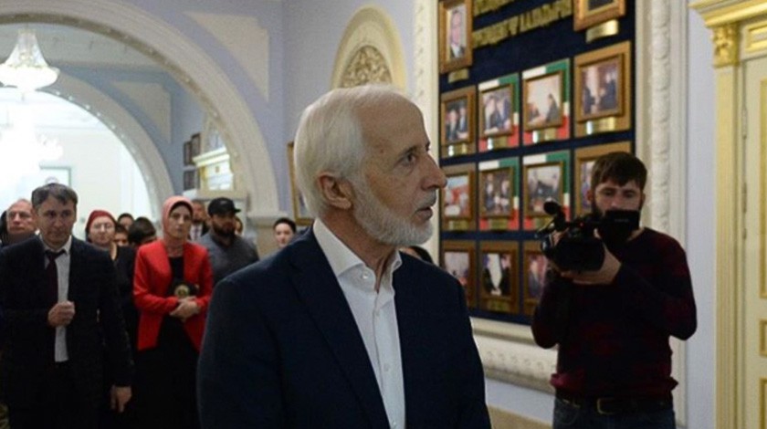 Dailystorm - Альви Каримов провел экскурсию по музею имени Ахмата-Хаджи Кадырова