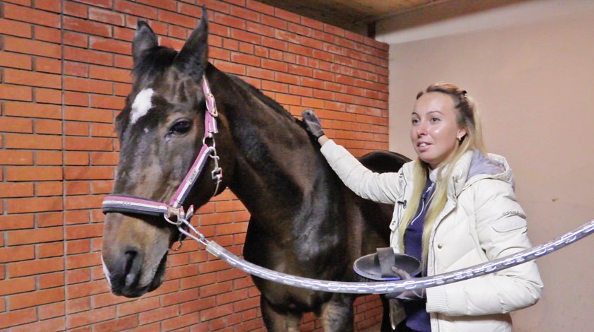Наталья и бывший кавалерийский конь Салтан