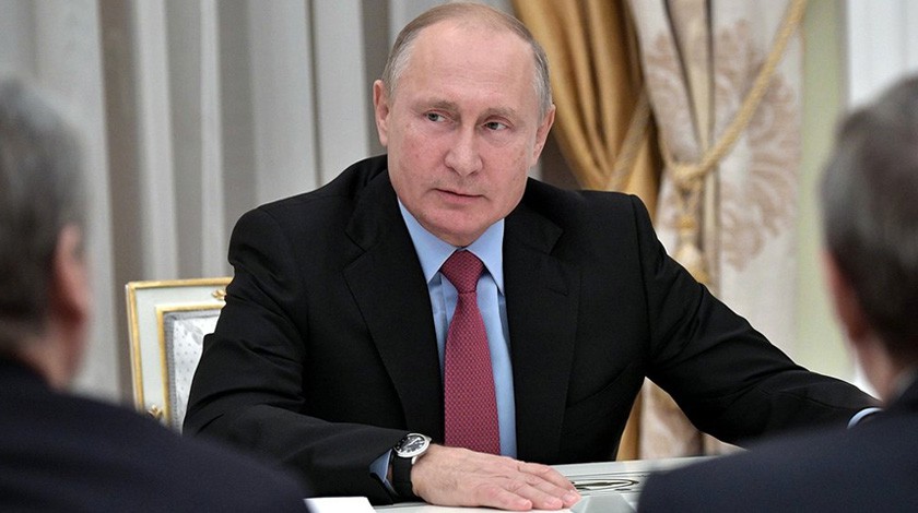 Dailystorm - Путин лишил судей КС денег на представительские расходы