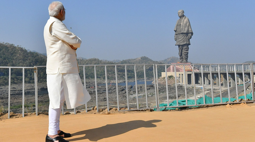 Индийский премьер-министр Нарендра Моди представил памятник борцу за независимость страны Валлабхаи Пателю undefined