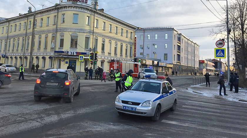 СМИ сообщают об одном погибшем, личность которого устанавливается Здание ФСБ в Архангельске