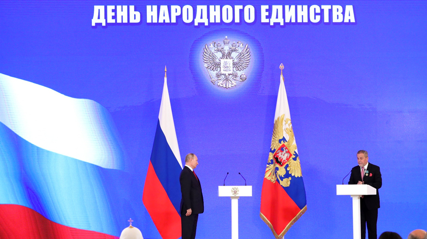 По случаю праздника в Кремле состоялся прием, на котором президент вручил государственные награды РФ Фото: © kremlin.ru